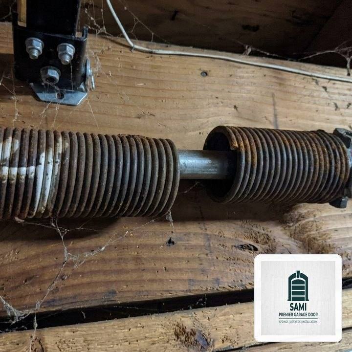 Sami Premier Garage Door in Roselle, IL: Heavy-Duty Steel Section Strut & 11-Gauge Hinge Reinforcement - Roselle, IL